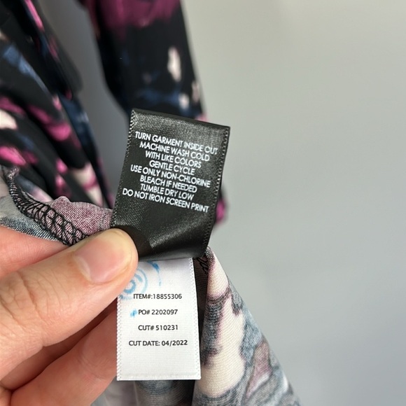 Torrid Multicolored Surplice Wrap Top Size 4X - Picture 10 of 15